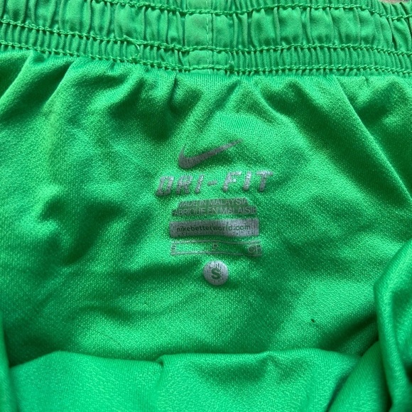 Nike Dri-fit Women’s Athletic Track Running Shorts size S Green/Black/White - Picture 2 of 3